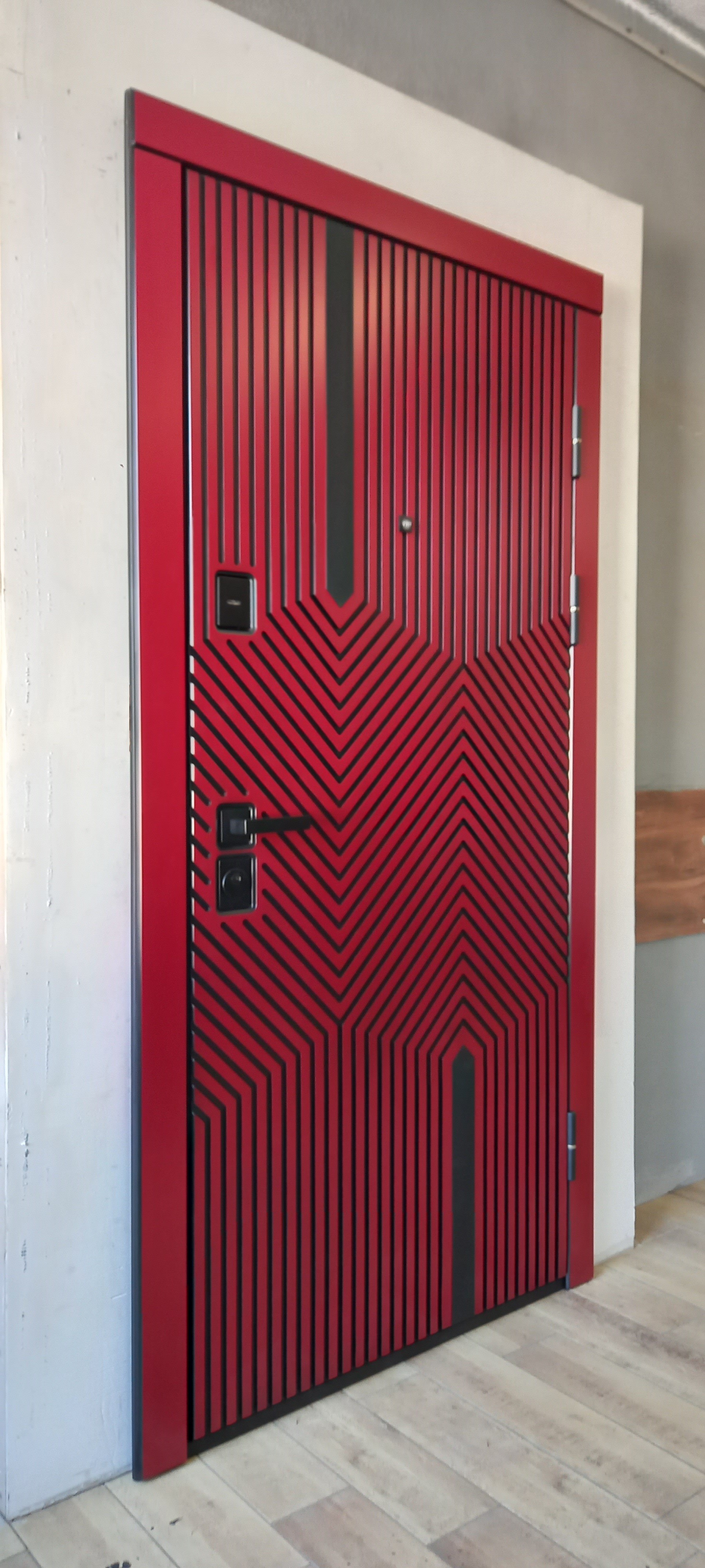 Металлическая входная дверь STYLE V2 RED